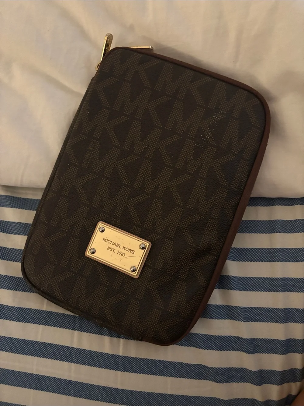 Apple small tablet